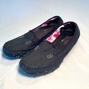 Women’s Skechers shoes 7.5 slip one black memory